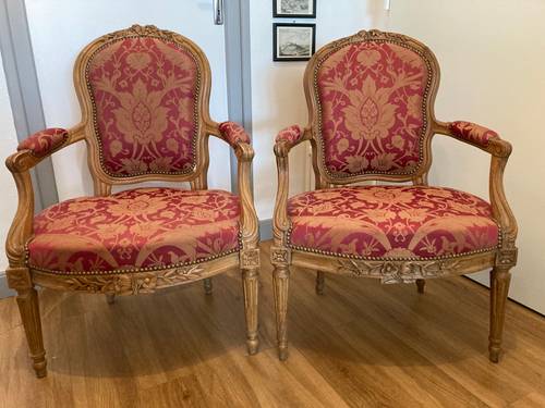 Paire de fauteuils en cabriolet