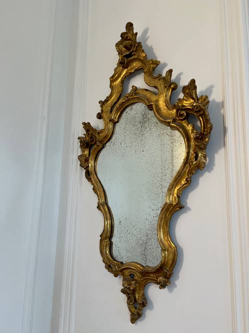 Paire de miroirs italiens antiques, bois sculpté et doré
