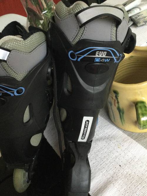 Paire de Rollerblade et ses protections - taille 36