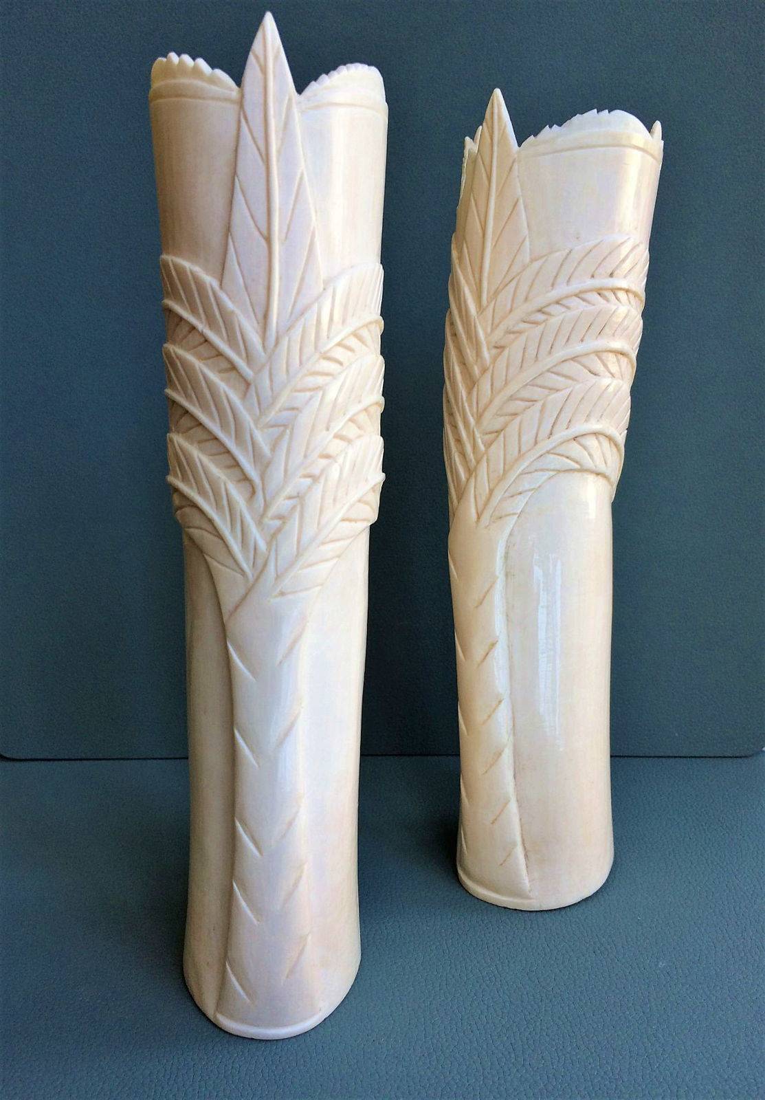 Paire de vases porte-bouquets en Ivoire