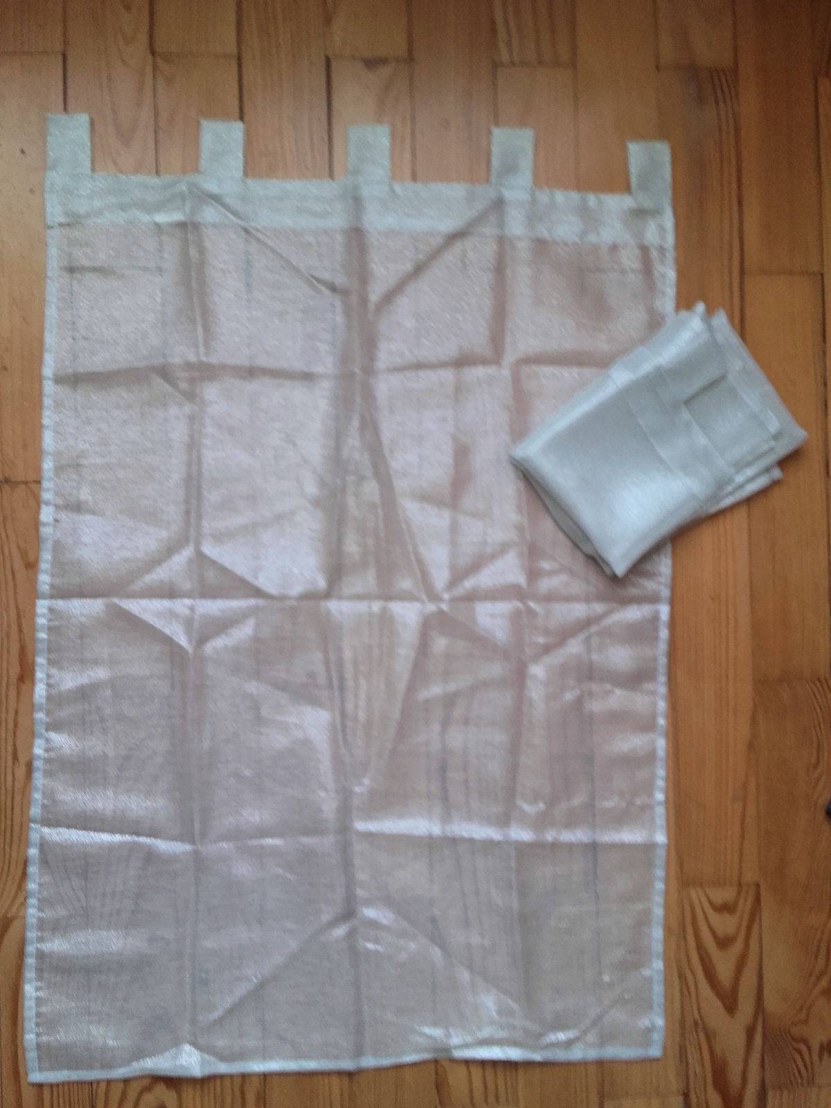 Paire de voilages blancs-argent pailletés 60 x 90 cm (abîmée)