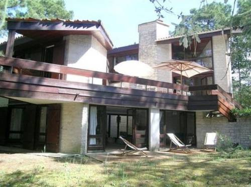 Loue maison d’architecte - 14 couchages dans un parc privatif à La Palmyre proche plage et commerces