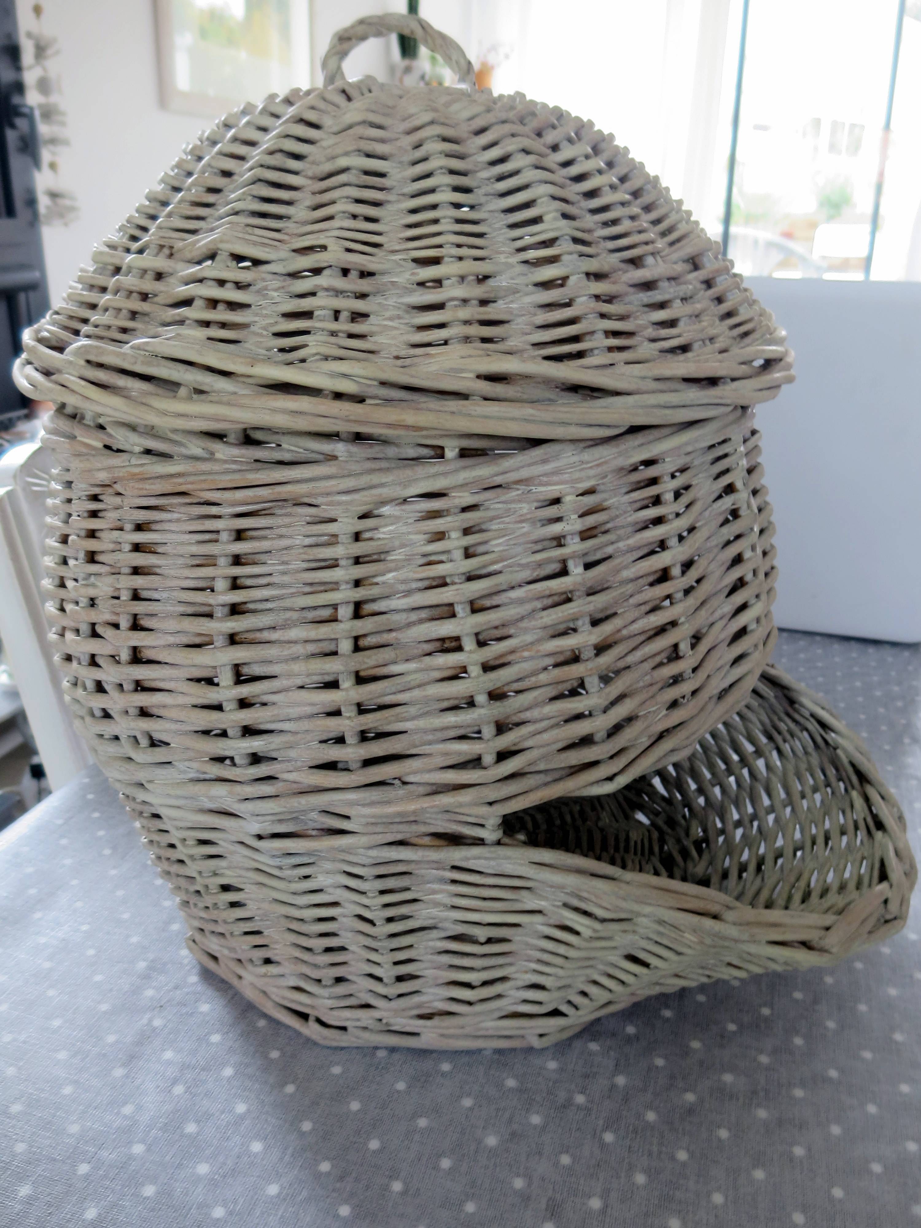 Panier de conservation en rotin lasuré