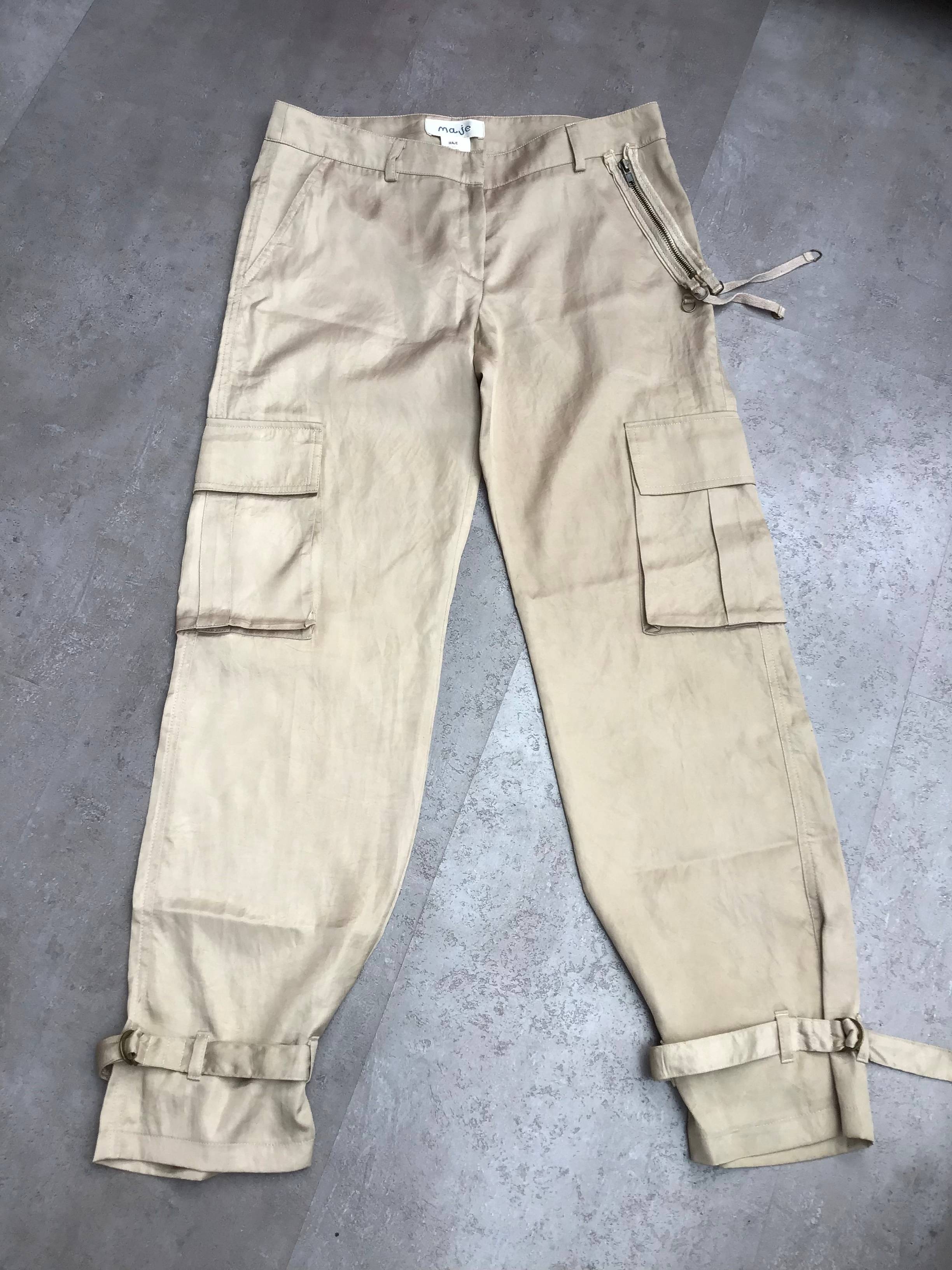 Pantalon. Beige soyeux T 38 « Maje «