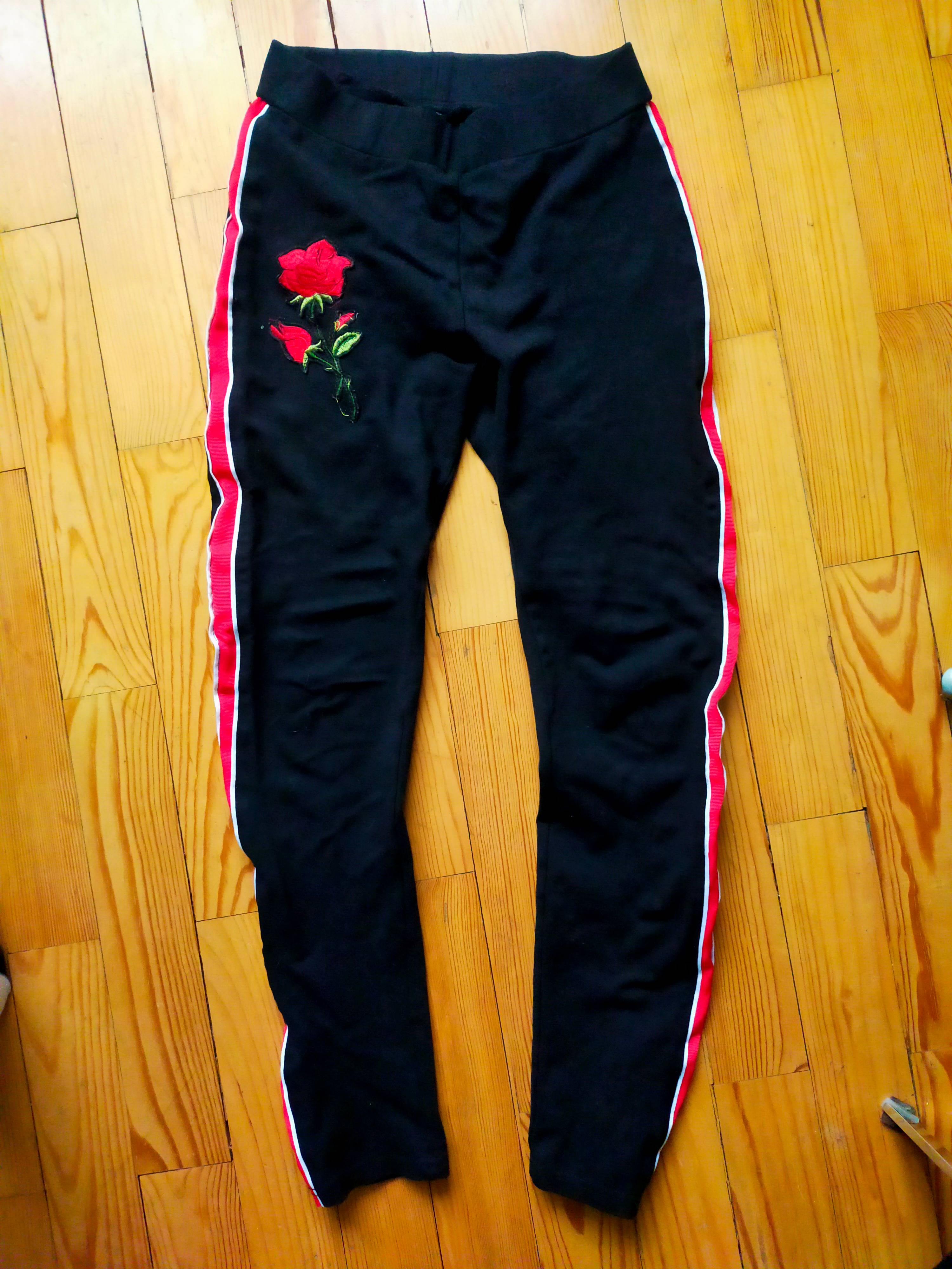 Pantalon de jogging noir avec bandes & rose rouges - 36/38 très bon état