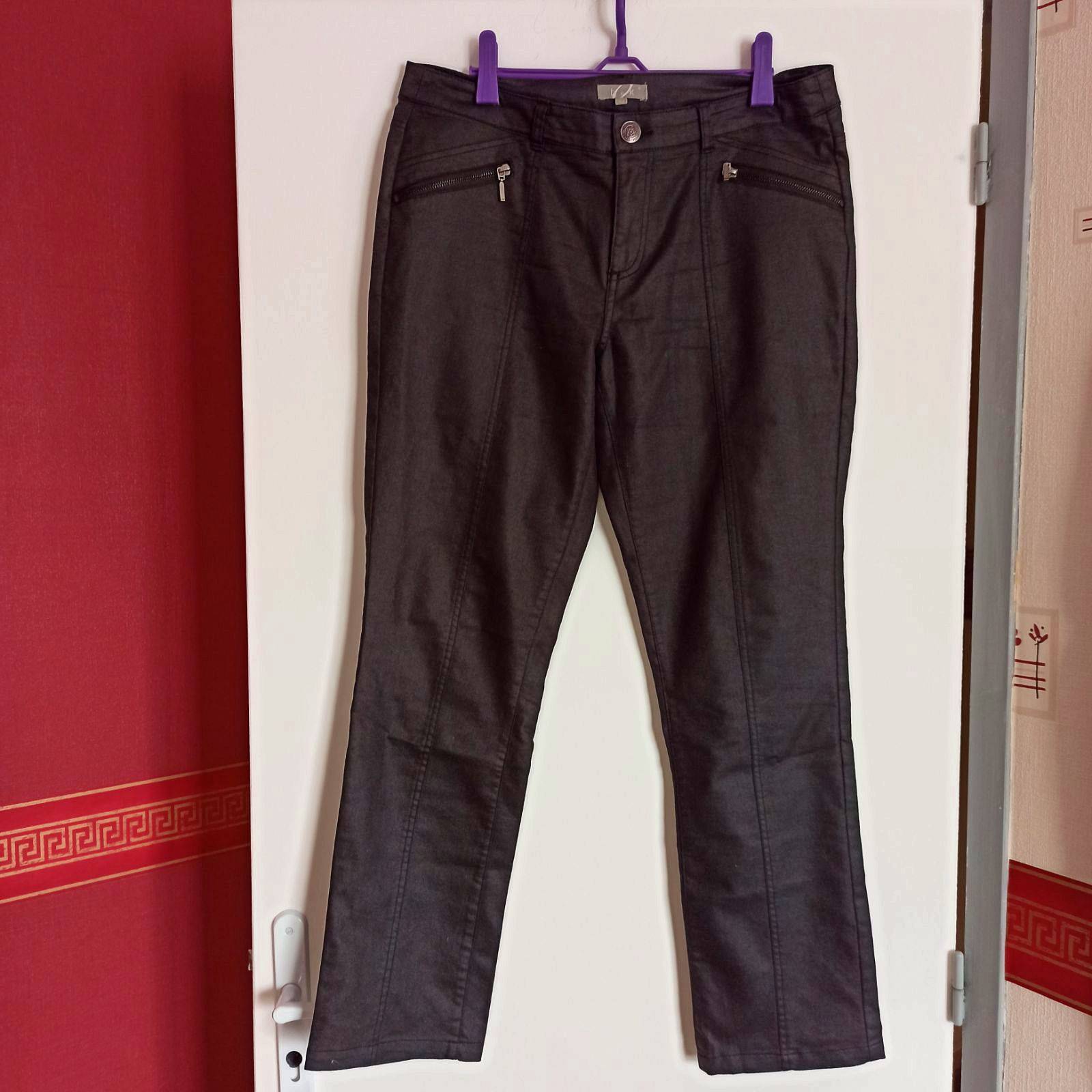 Vends pantalon noir NEUF taille 42