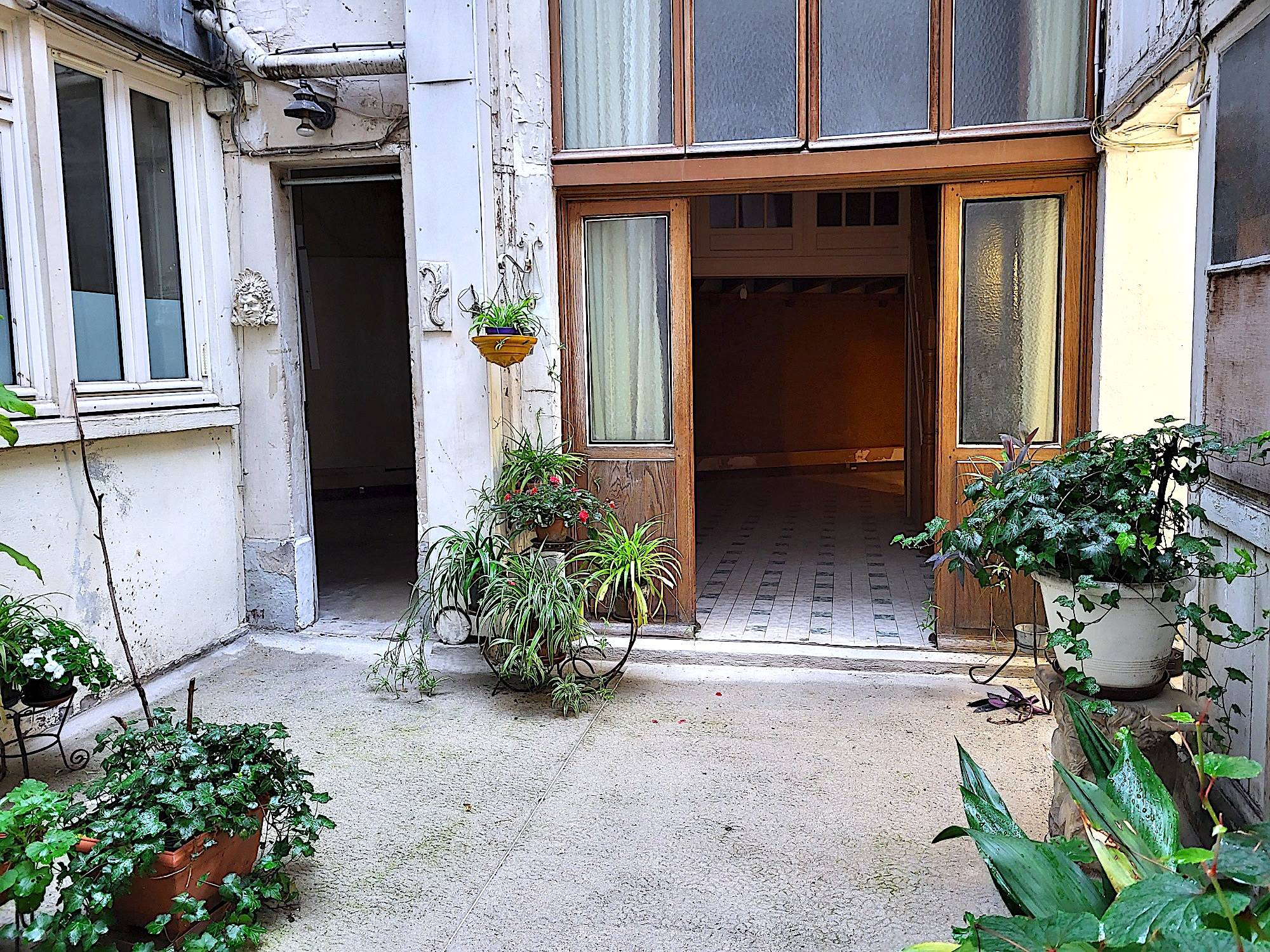 Vends Paris 18ème, 3 pièces de 67m² en duplex, 4m d’hauteur sous plafond