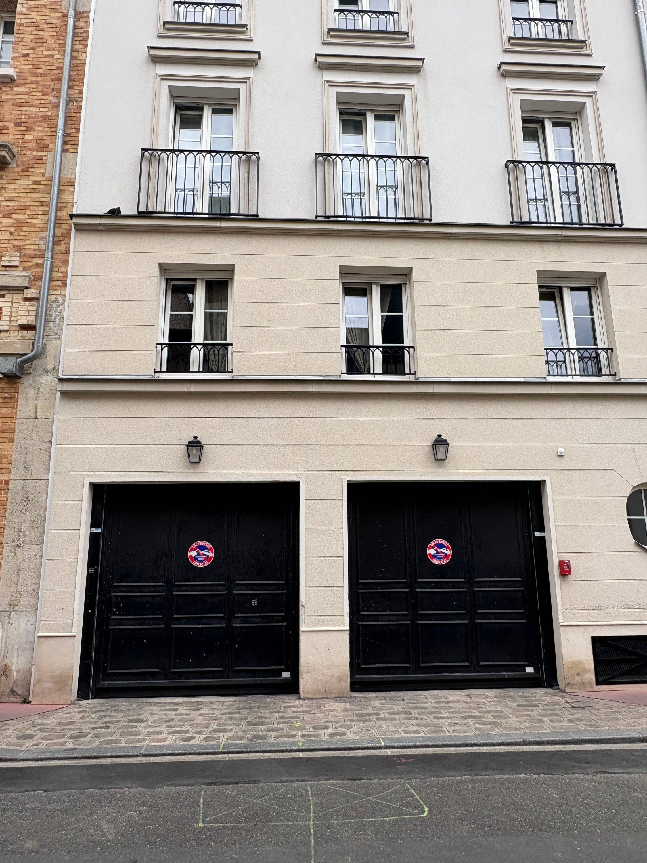 Loue parking 12m²