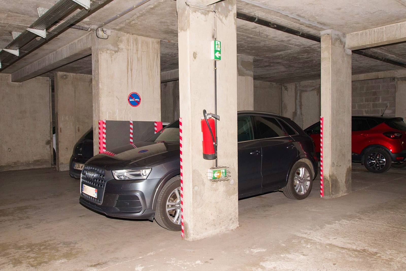 Parking / Garage Compans - Caffarelli dans résidence de standing