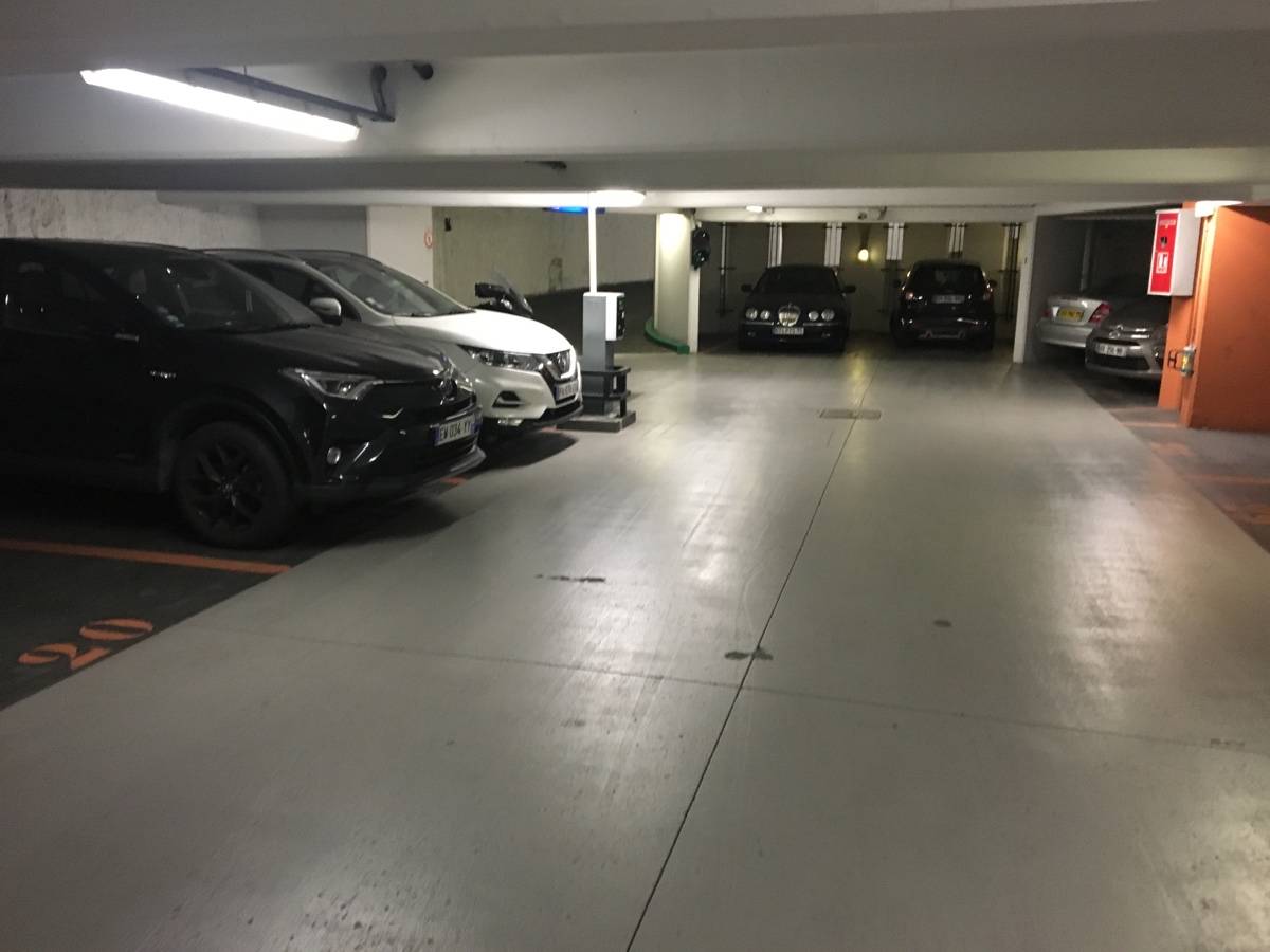 Vends Parking Parc Rivoli-Sebastopol Paris 4ème - 14m²