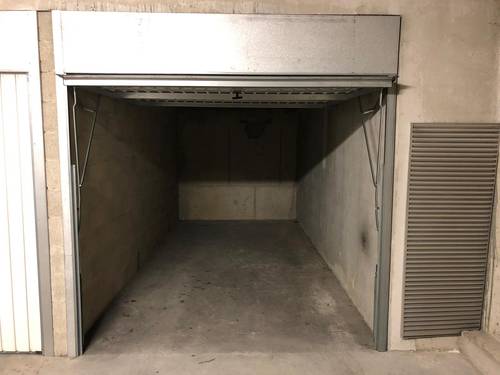 Loue Box Box Parking/ stockage sécurisé en sous-sol Boulevard Saint-Denis, Courbevoie - 12m²