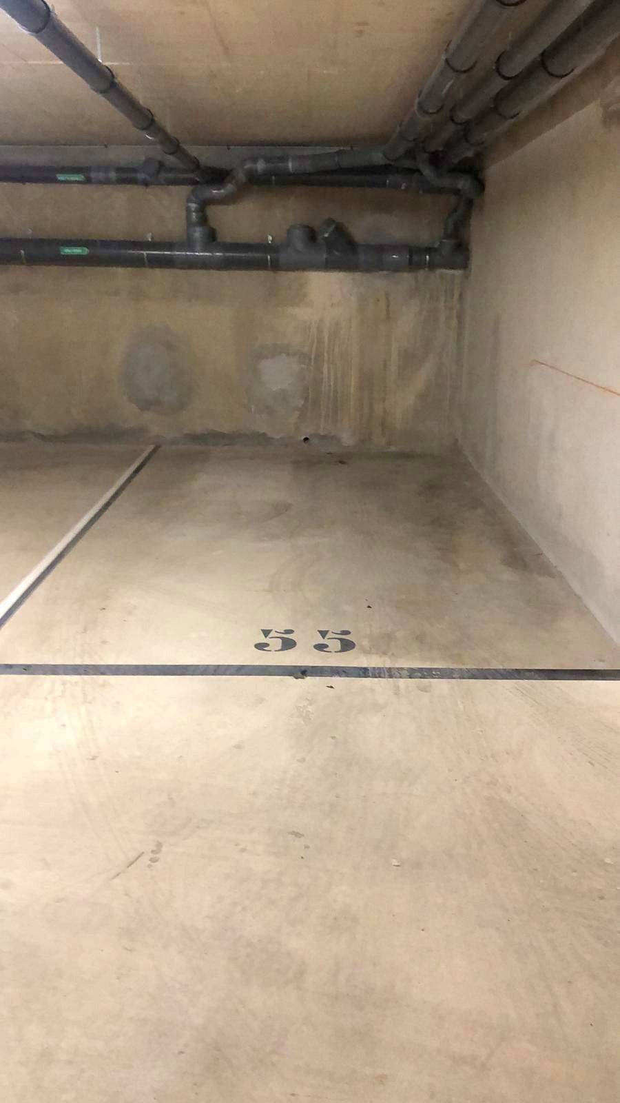 Loue parking 11m² Montreuil - 65 Boulevard de la Boissière - face M11 Montreuil-Hôpital