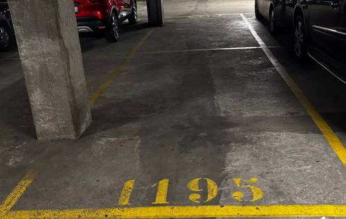 Vends parking 8m²