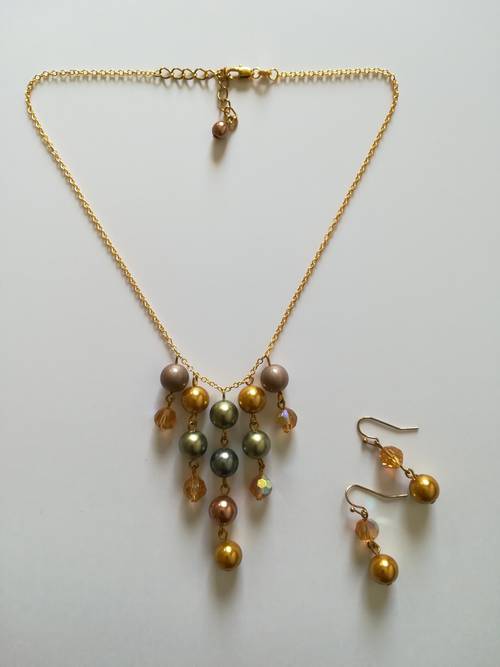 Parure collier et boucles d’oreilles, création, articles neufs