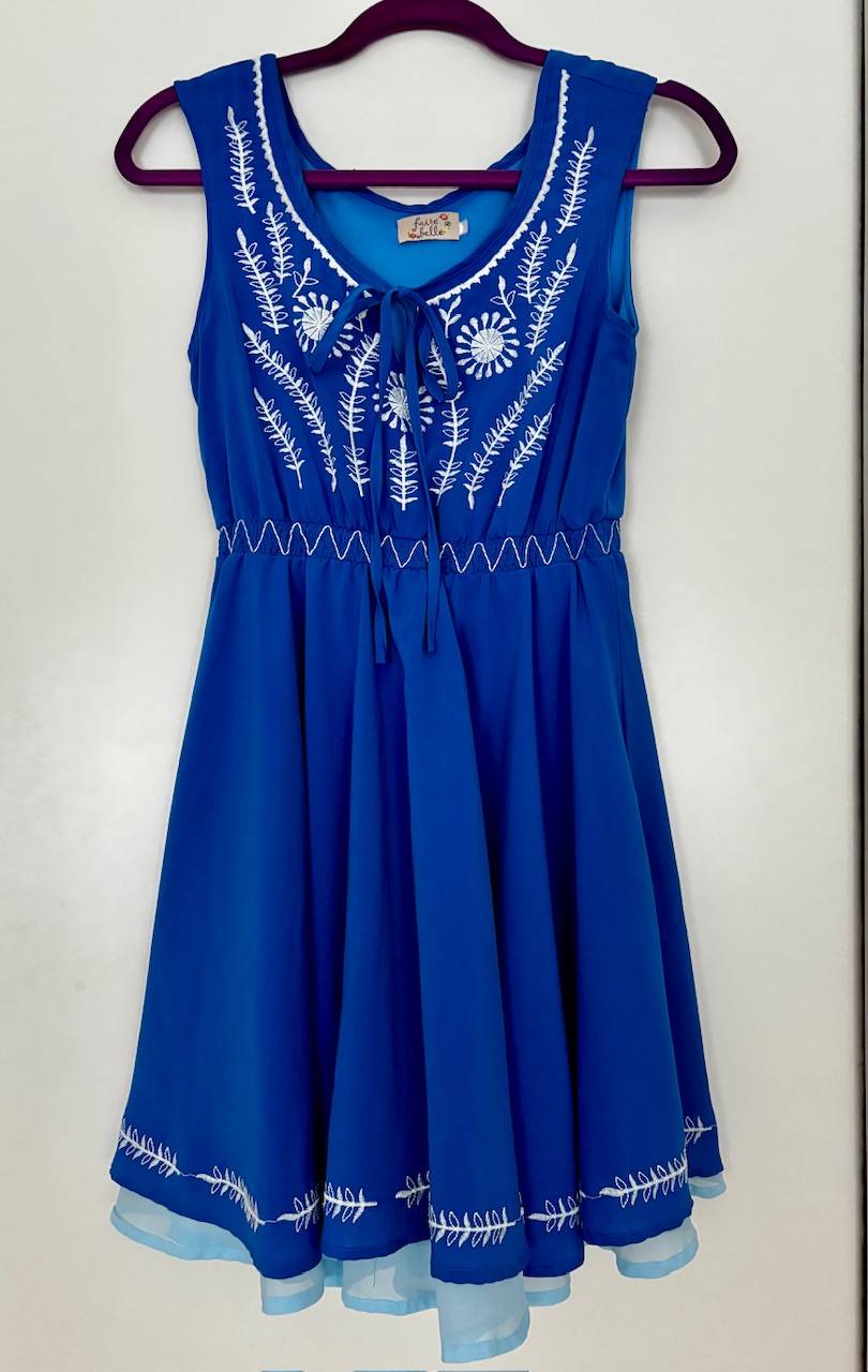 Robe patineuse avec broderie Taille 36/38