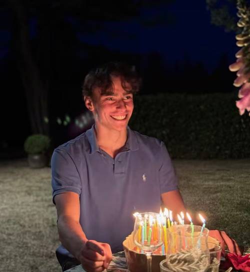 Propose Routier de 18 ans tous services (aides aux devoirs, assistance aux personnes âgées)
