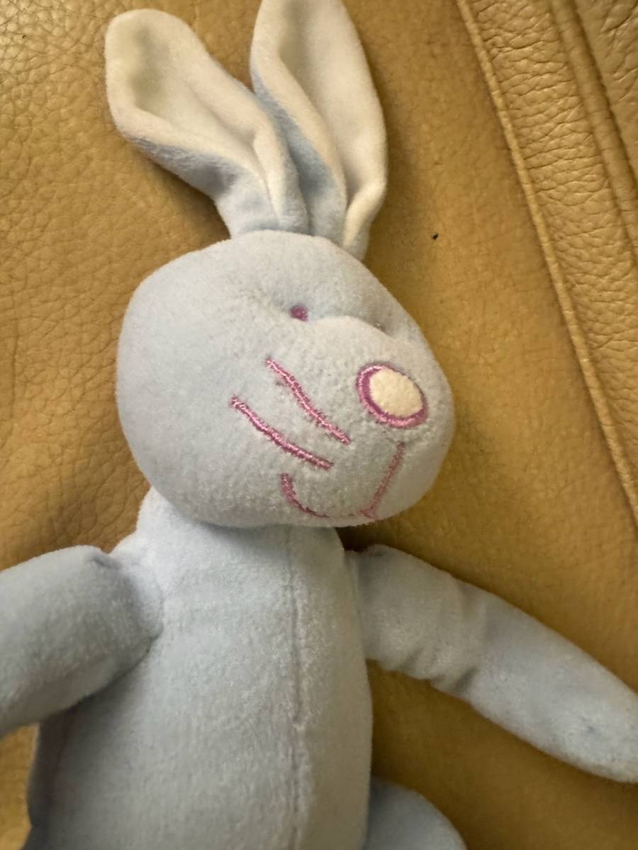 Peluche lapin bleu