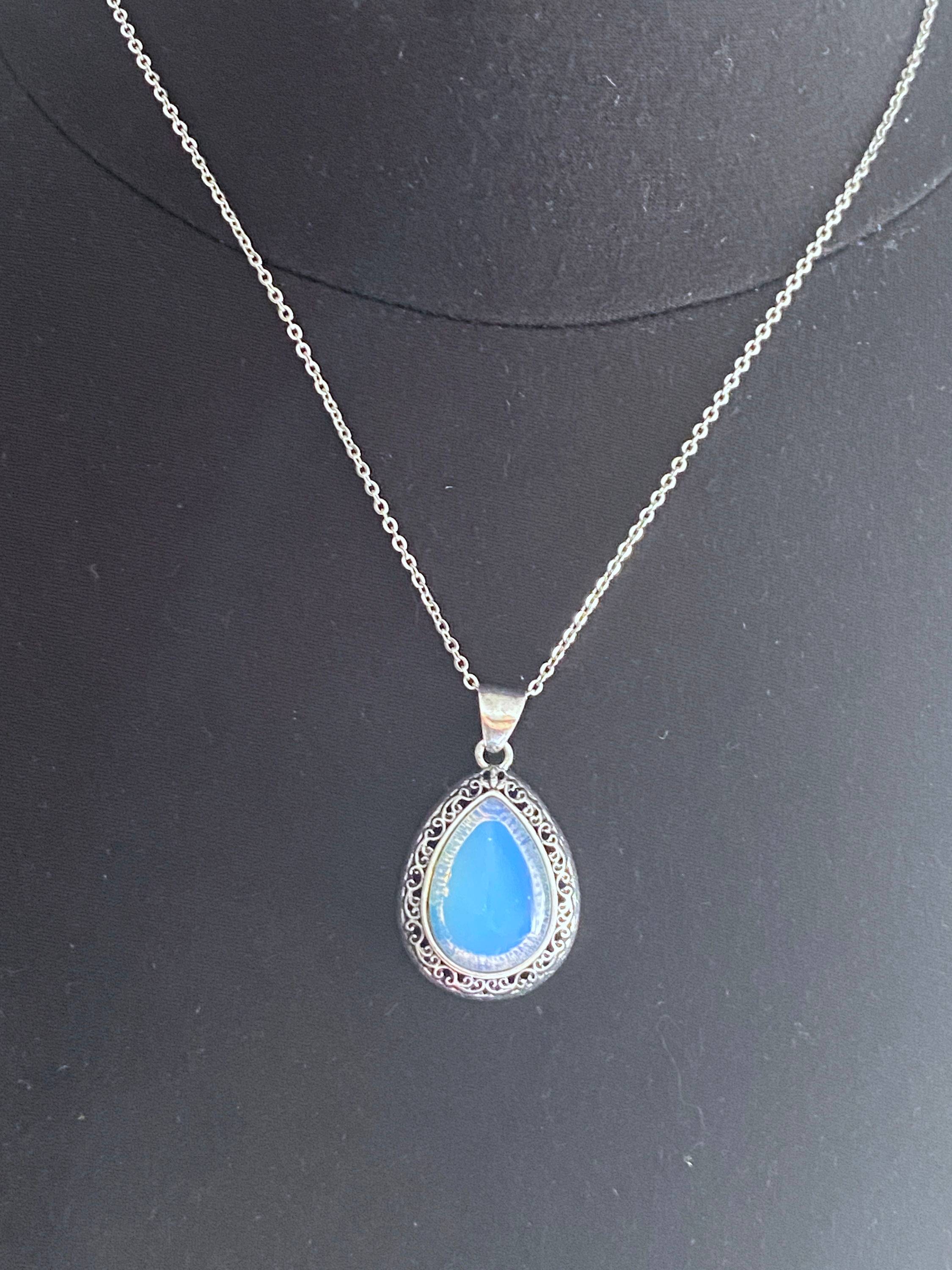 Vends pendentif fantaisie opale de synthèse métal gris stylé ancien neuf