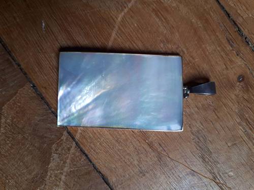 Pendentif en nacre