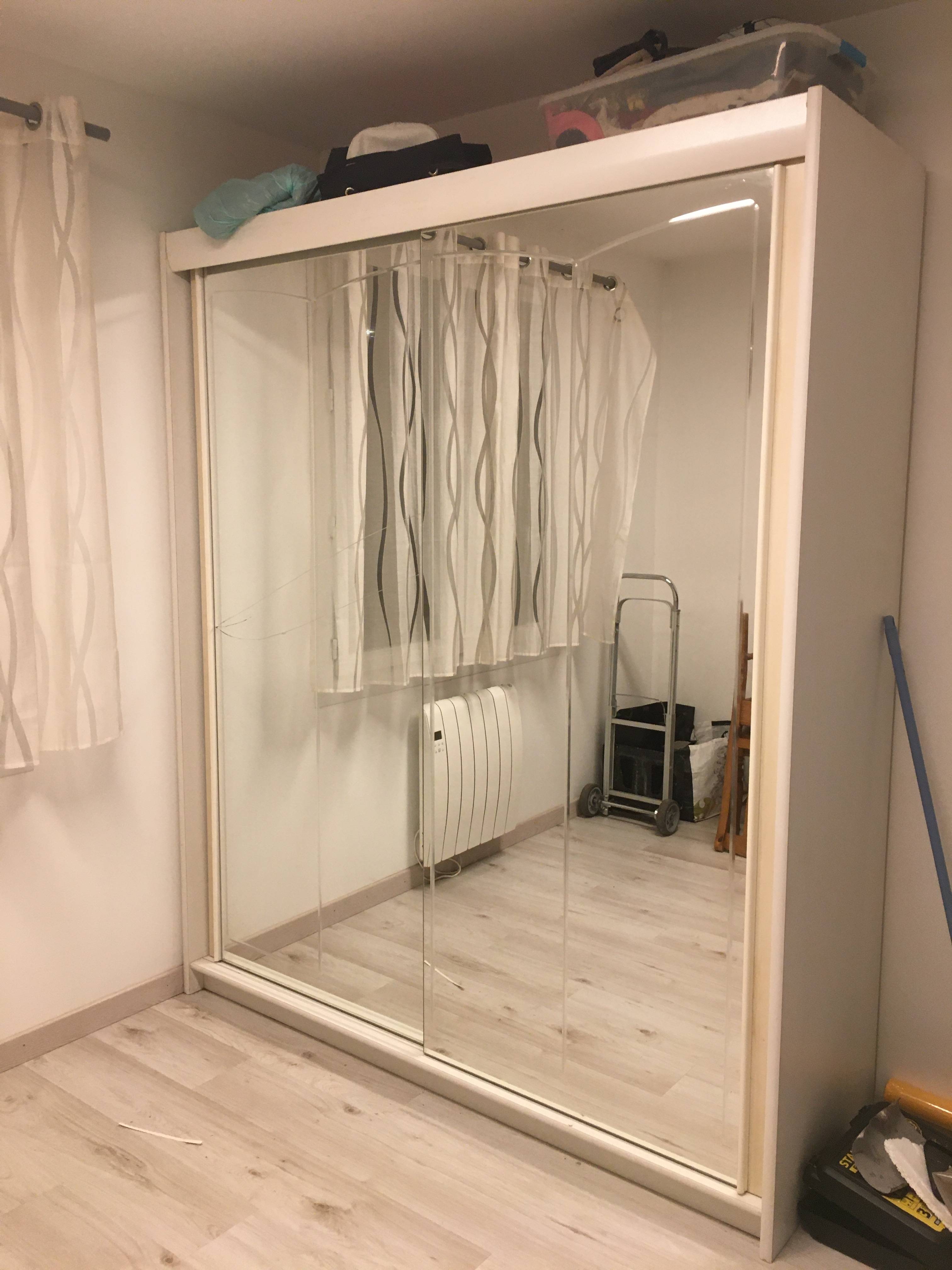 Penderie Armoire Gautier sur Gens de Confiance