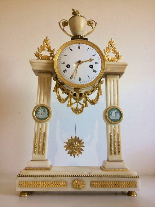 Pendule Style Louis XVI