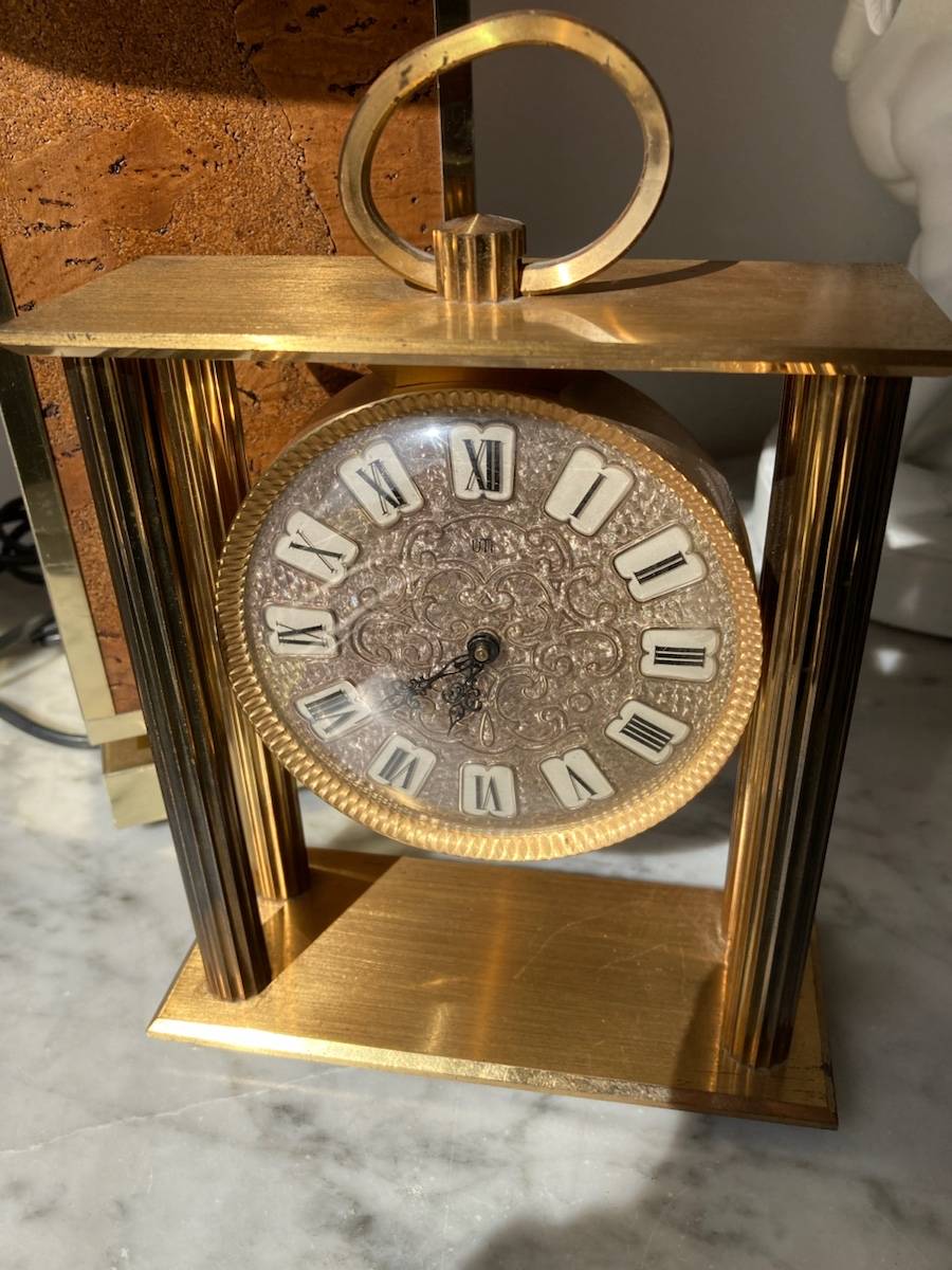 Pendulette en laiton doré