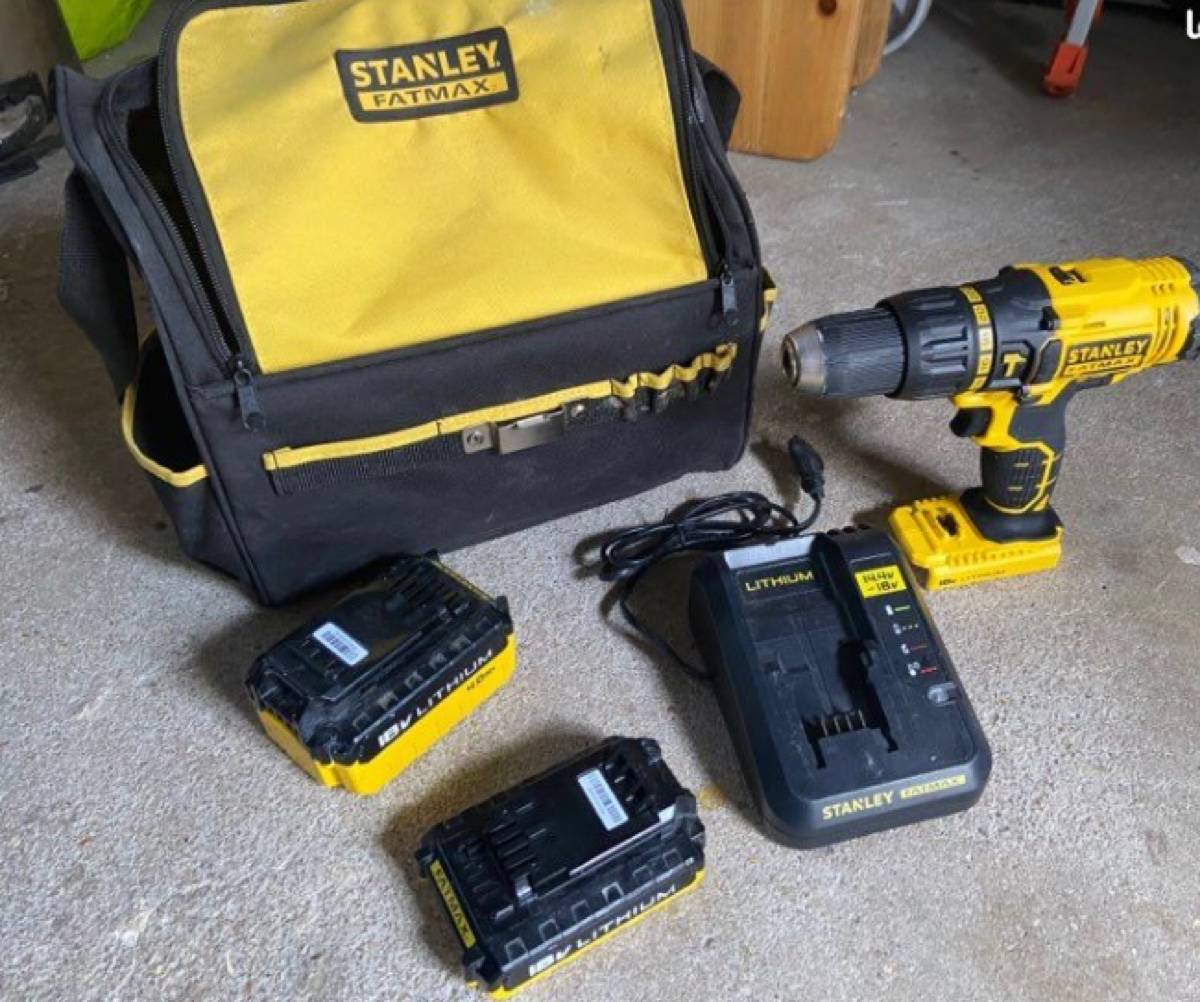 Perceuse Visseuse Sans Fil Stanley Fatmax V20 SFMCD715D2K-QW - 2x2Ah