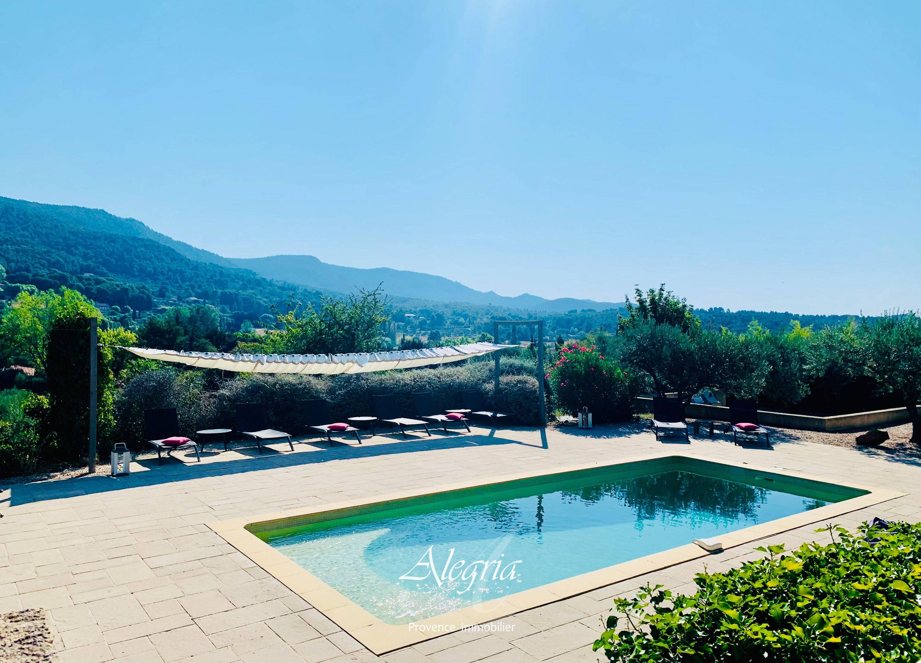 Vends Perle rare en Provence, propriété avec vue époustouflante et oliveraie - 8 chambres, 430m², Aups (83)