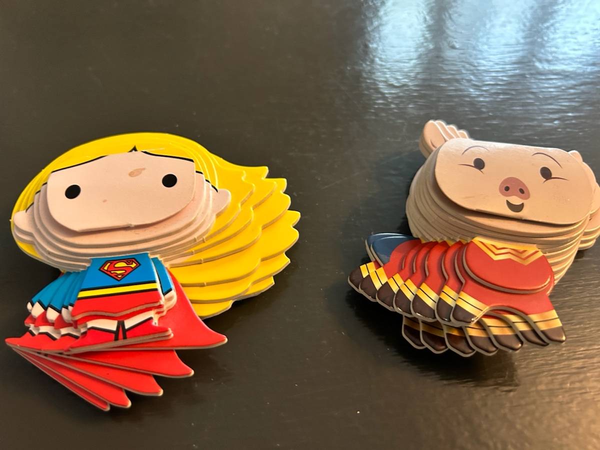2 personnages multi épaisseur