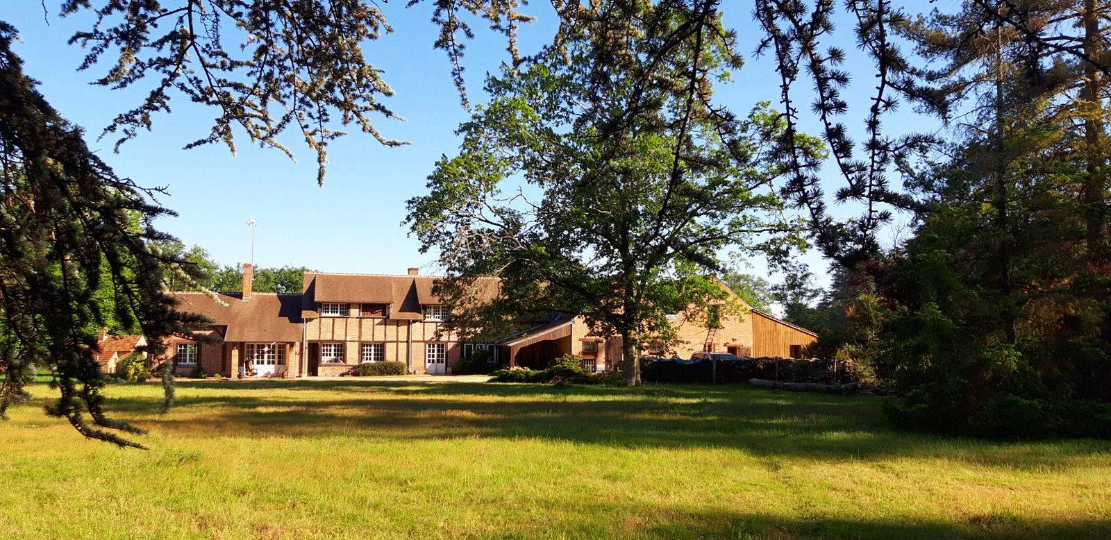 Loue maison "la maison du Grain" - gîte de charme avec piscine et tennis - 8 couchages - Ménestreau-en-Villette (45)