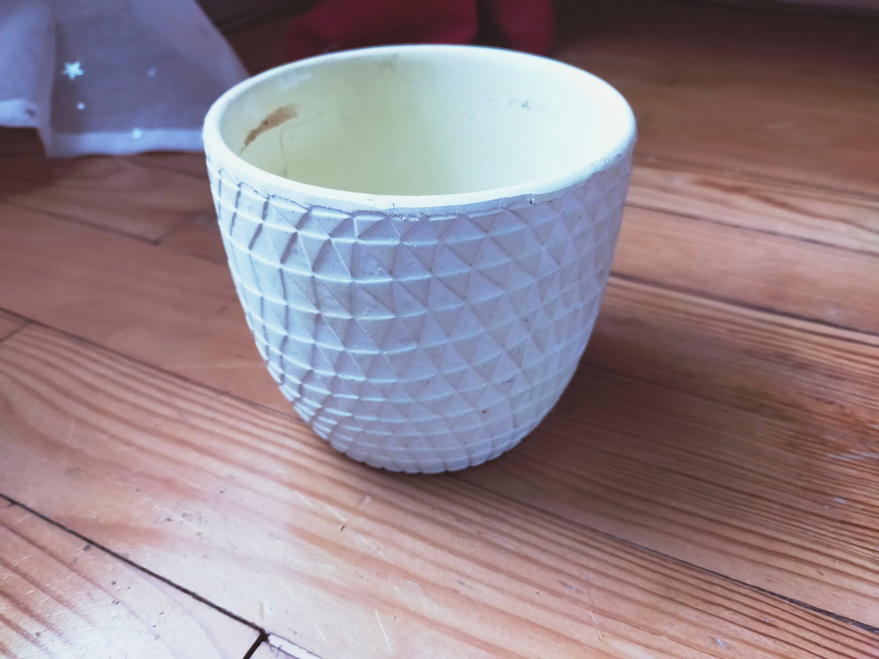 Vends petit cache-pot rond blanc & beige à motifs