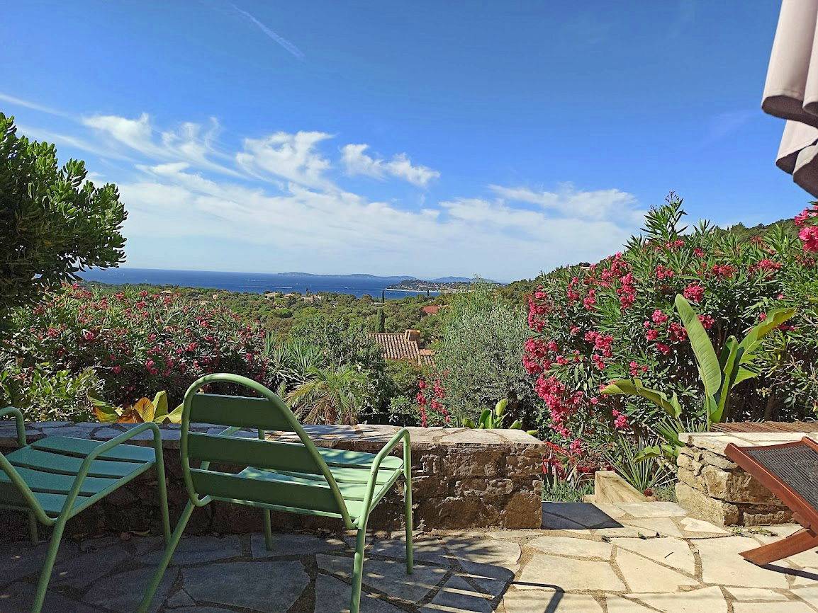 Loue maison à la Croix-Valmer (presqu’île de St-Tropez) - 2 chambres, 4 couchages