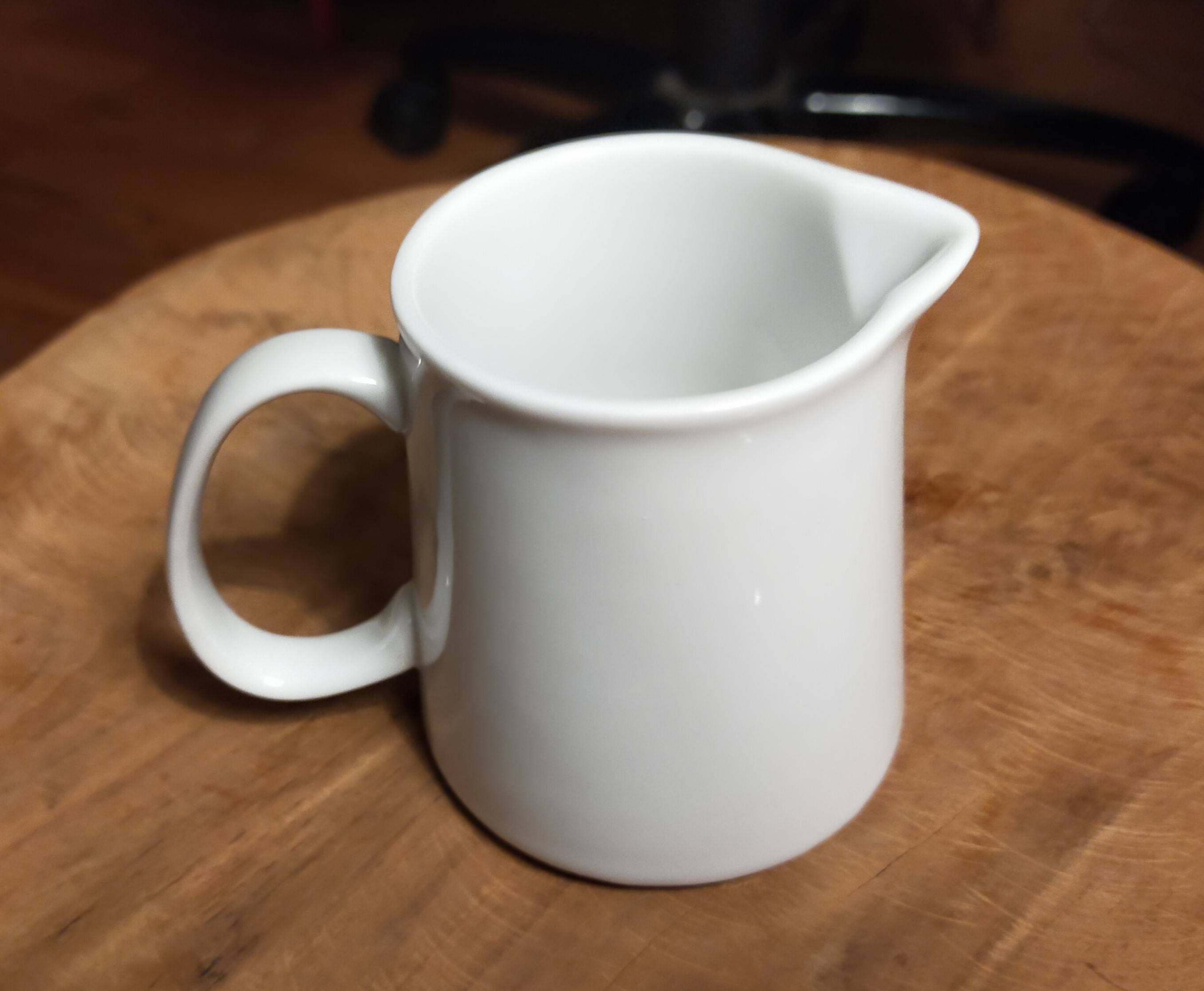 Petit pot / crémier en céramique blanche Neuf