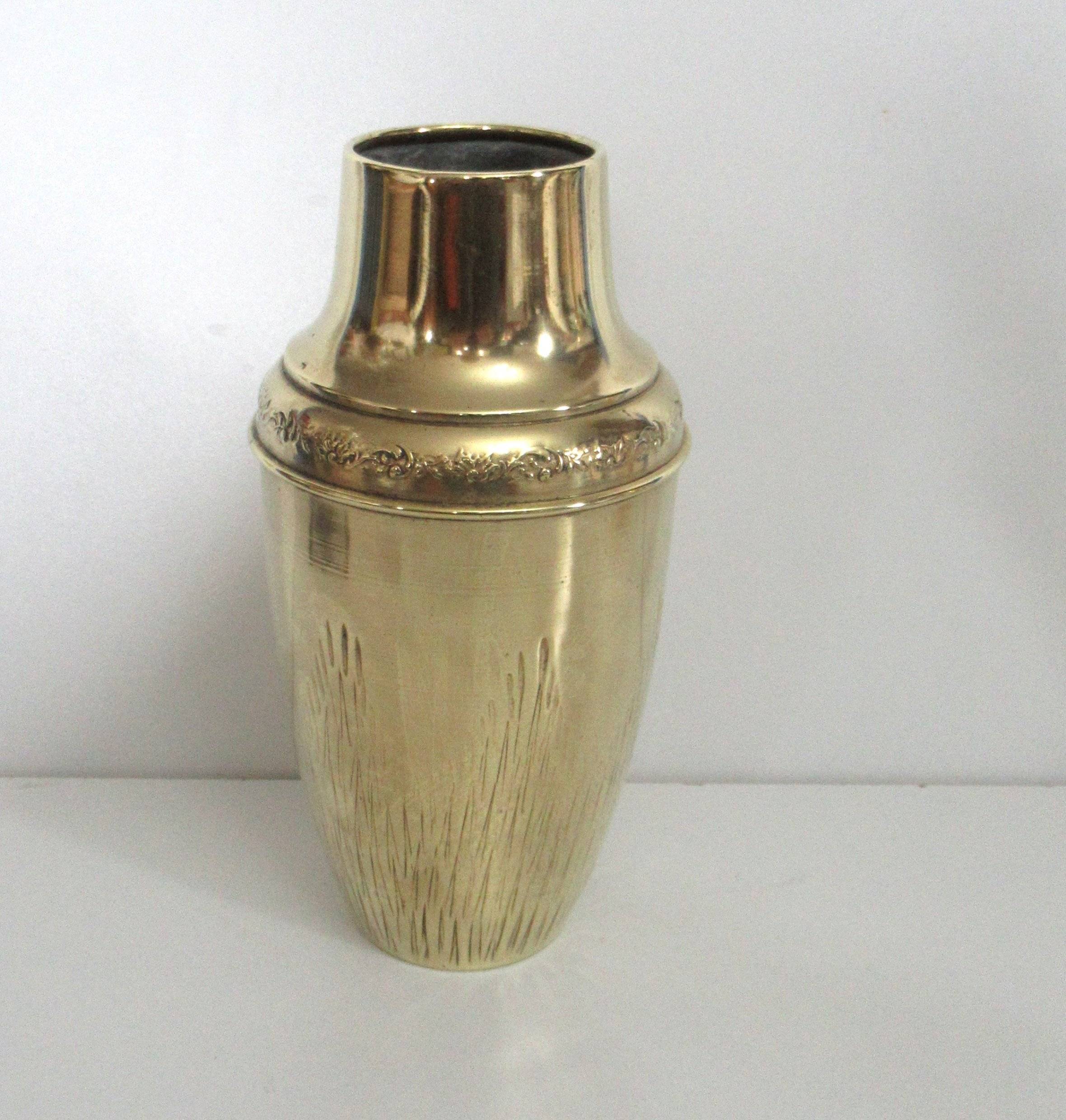 Vends petit vase en laiton