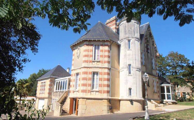 Loue villa sud Vendée - 5 chambres, 12 couchages - L’Orbrie - Pissotte (85)