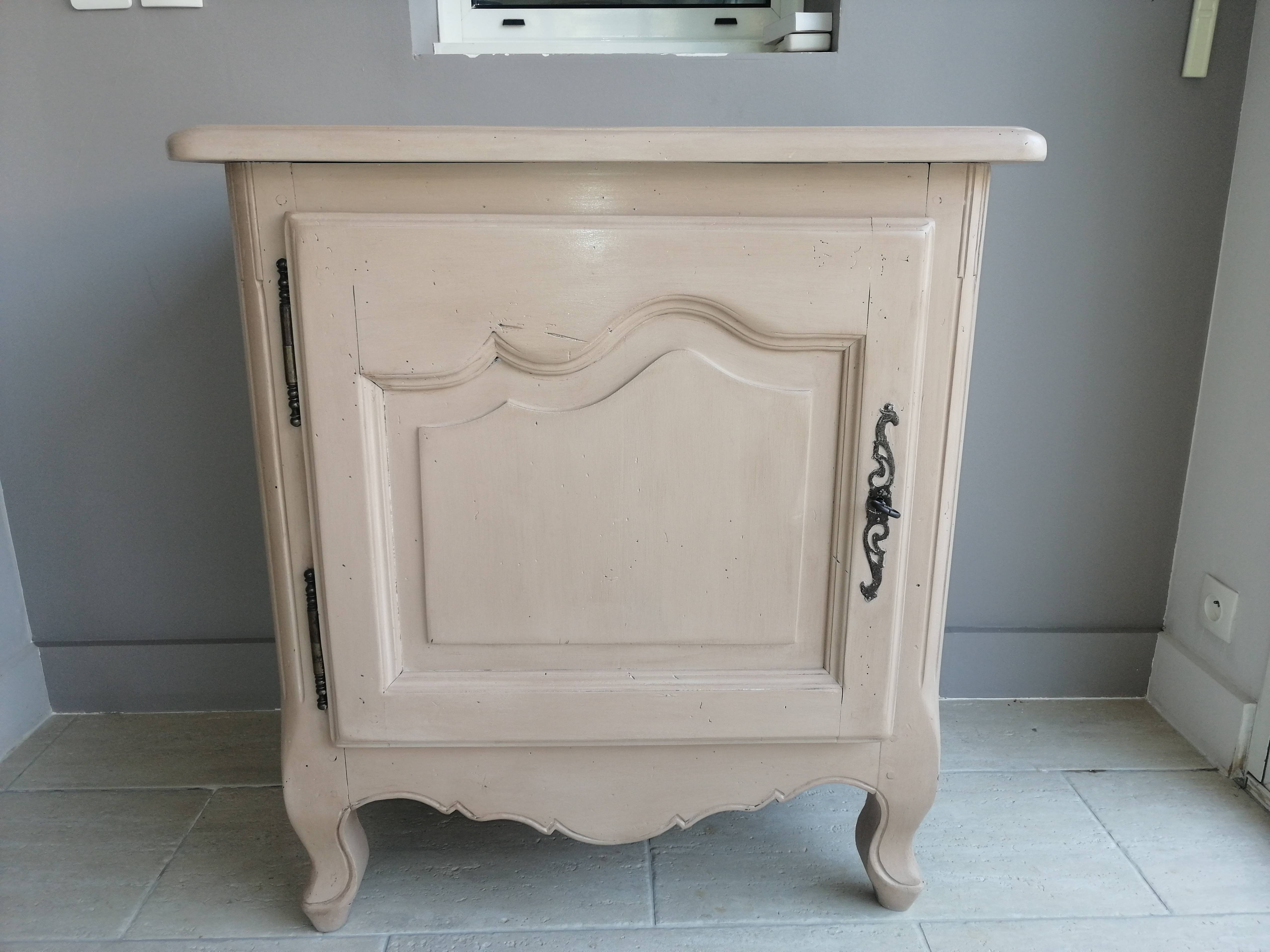 Vends confiturier ou meuble bar en noyer