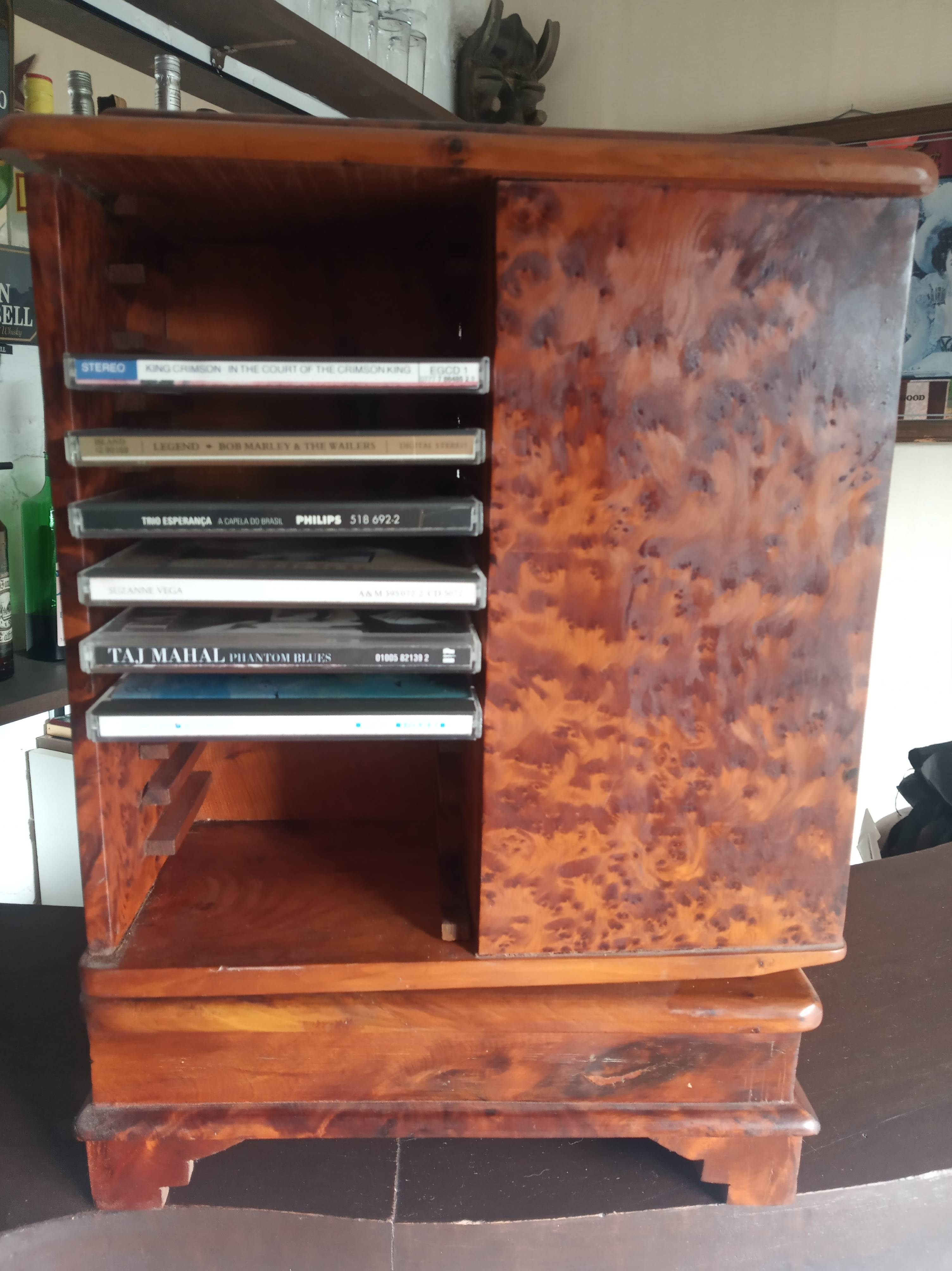 Petit meuble range cd en thuya