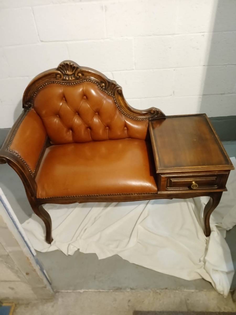 Joli petit meuble de téléphone