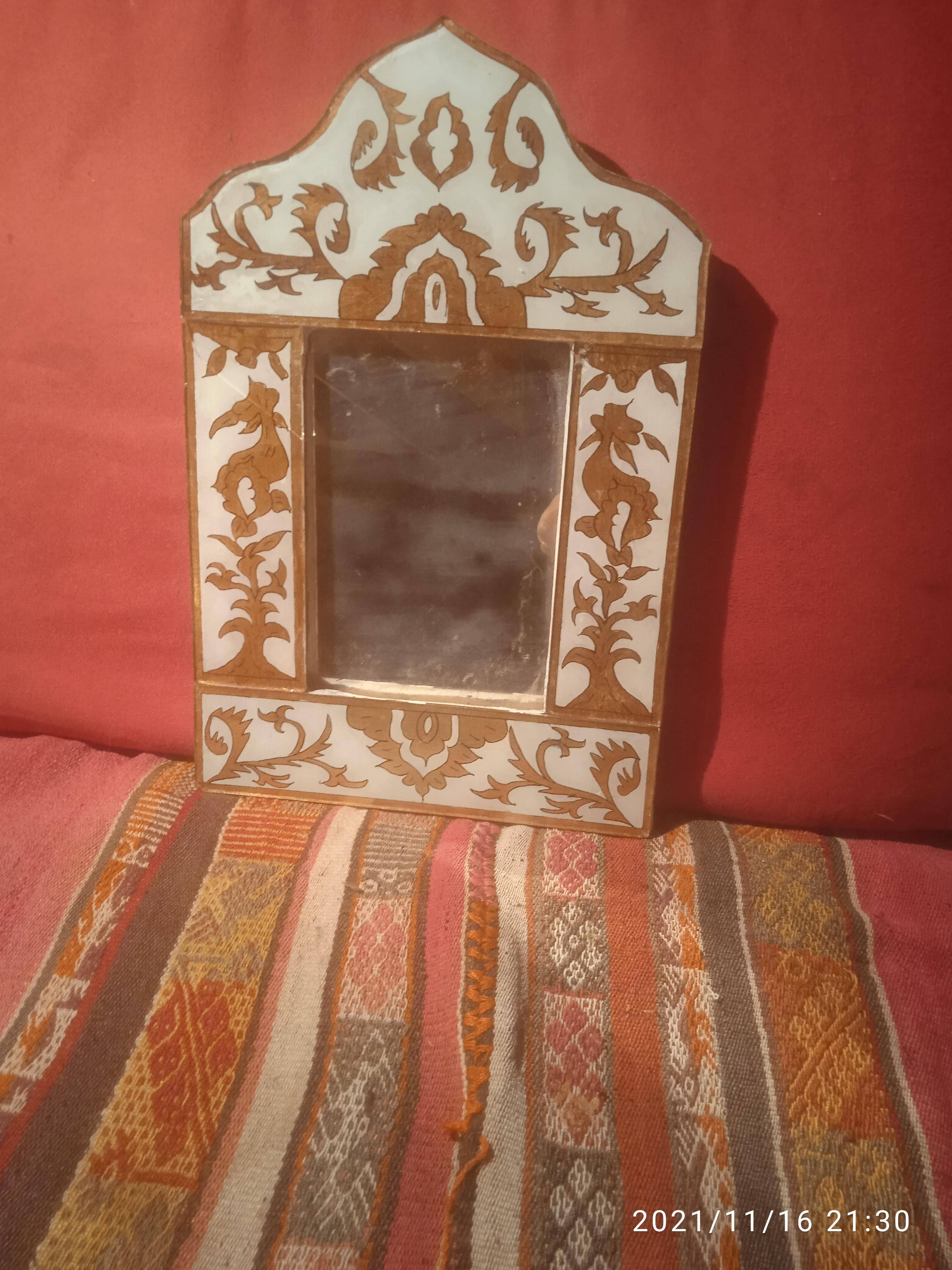 Petit miroir doré