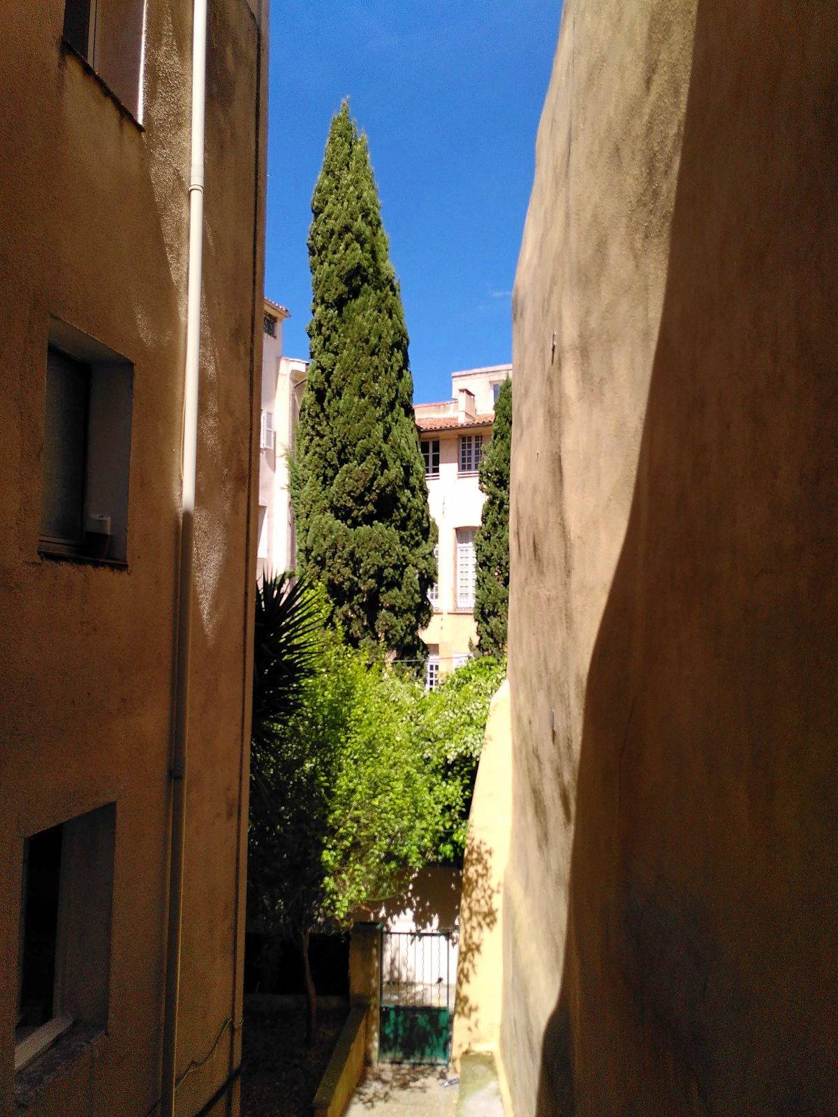 Loue studio - 16m² - Centre Aix-en-Provence