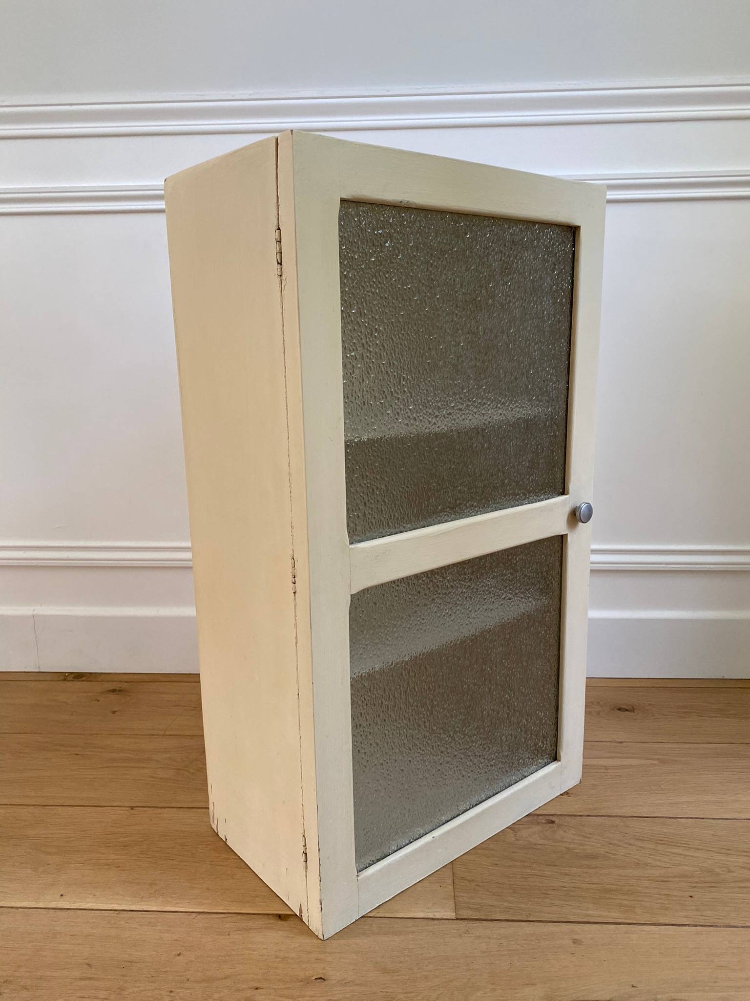 Petite armoire murale vitrée vintage, Armoire à pharmacie, placard en