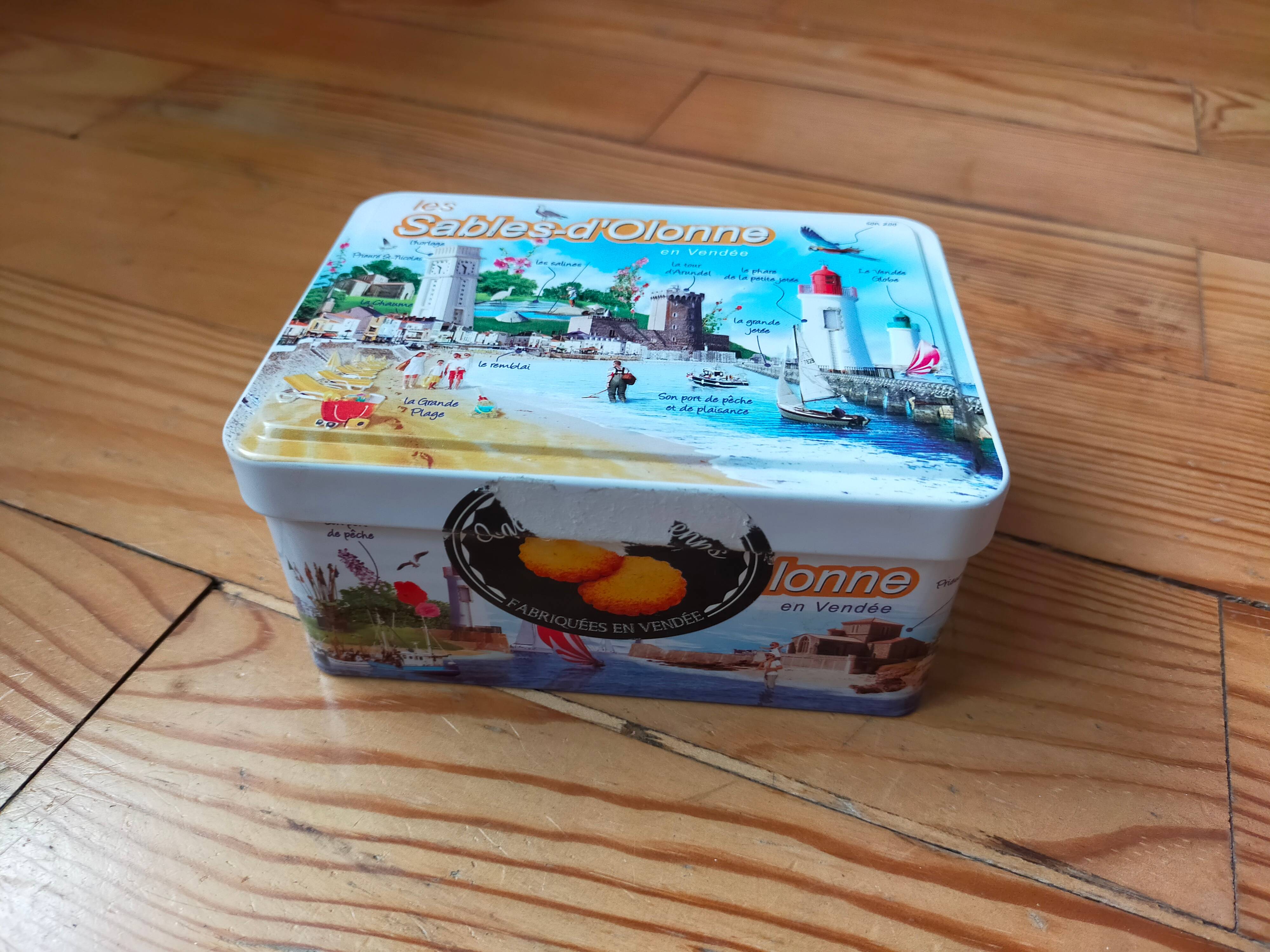 Petite Boîte de rangement en métal, avec couvercle très bon état