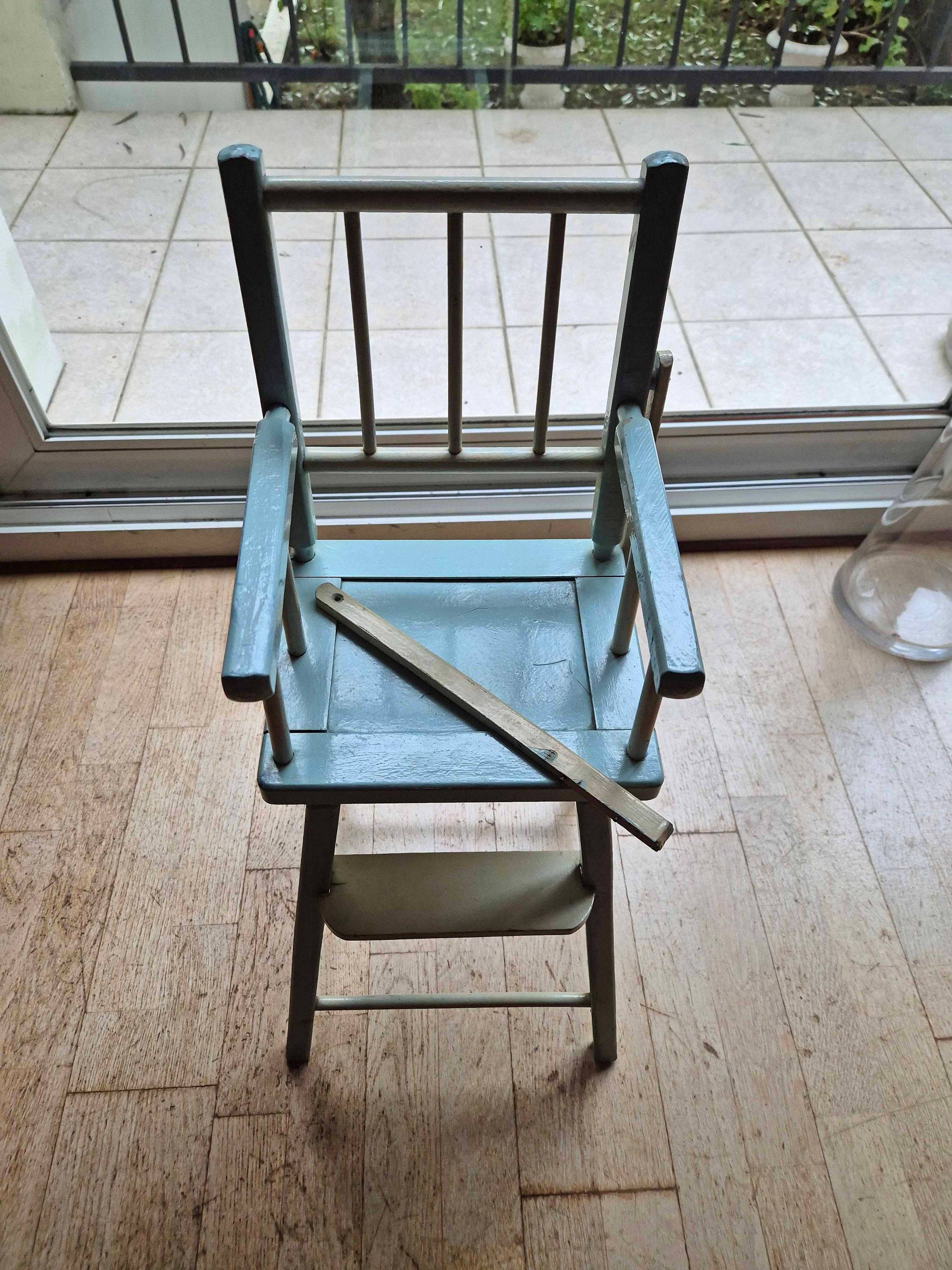 Vends petite chaise ancienne pour poupée
