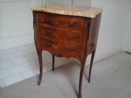 Petite commode chiffoniere XIXe style Louis XV