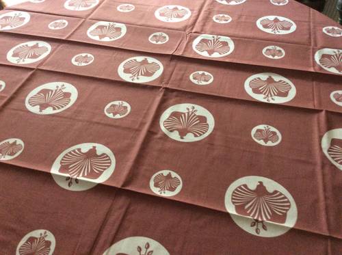 Petite nappe neuve 117x117