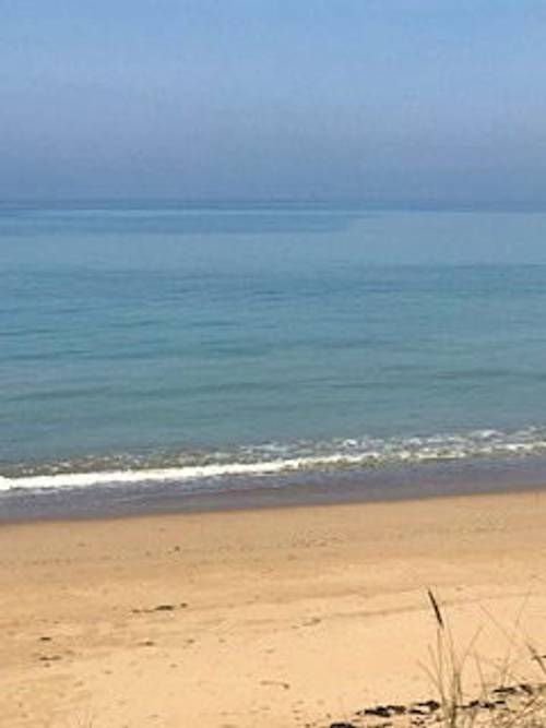Loue petite villa Jullouville (50) à 100m de la plage 2 couchages
