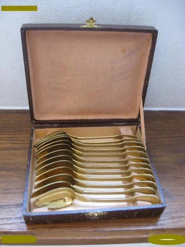 12 Petites Cuillères en vermeil argenté XIXème