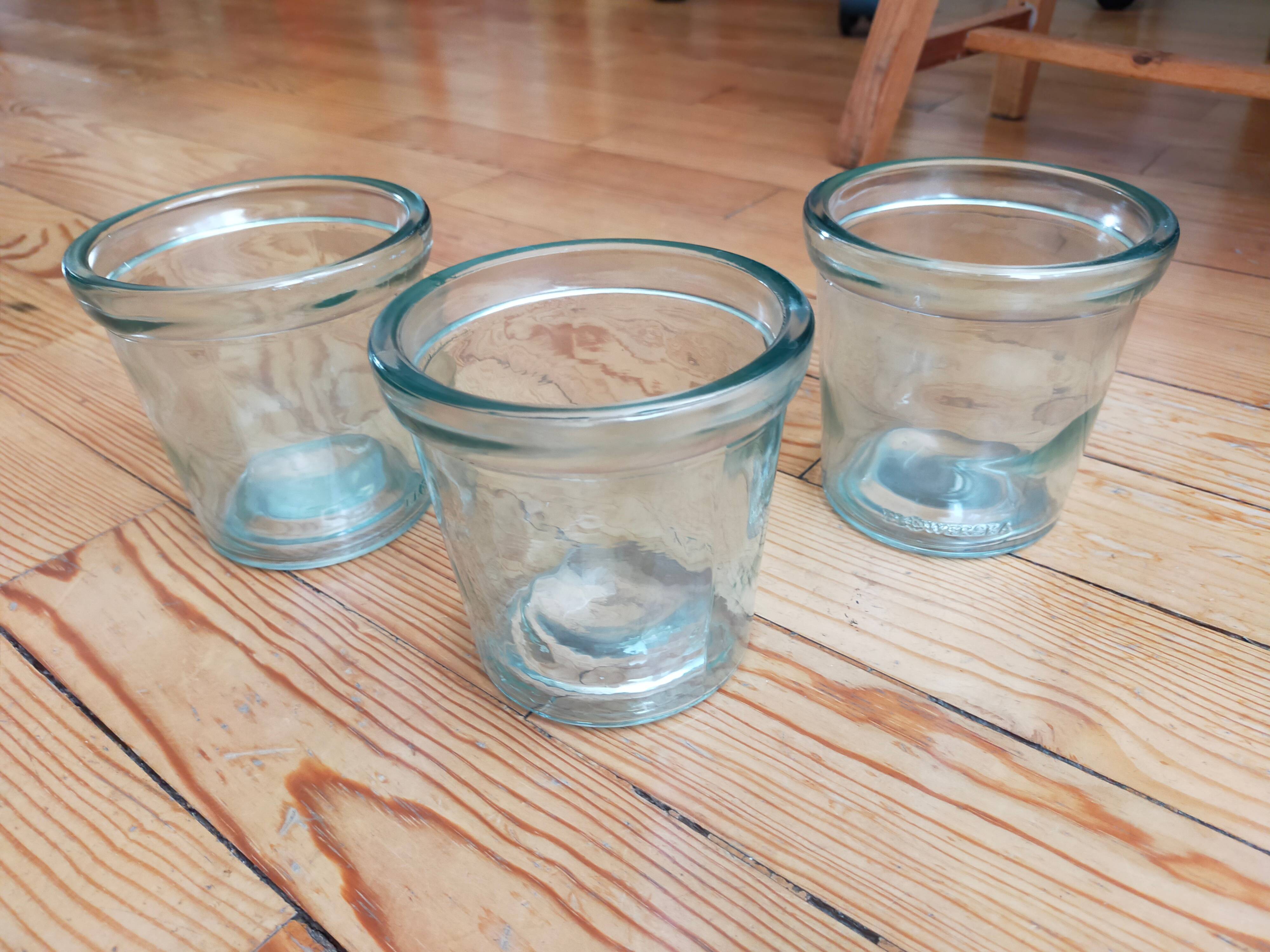 3 petits pots / vases en verre épais très bon état