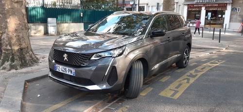 Vends Nouvelle Peugeot 5008 GT HDI 130 EAT8 - 8 555km - 2021