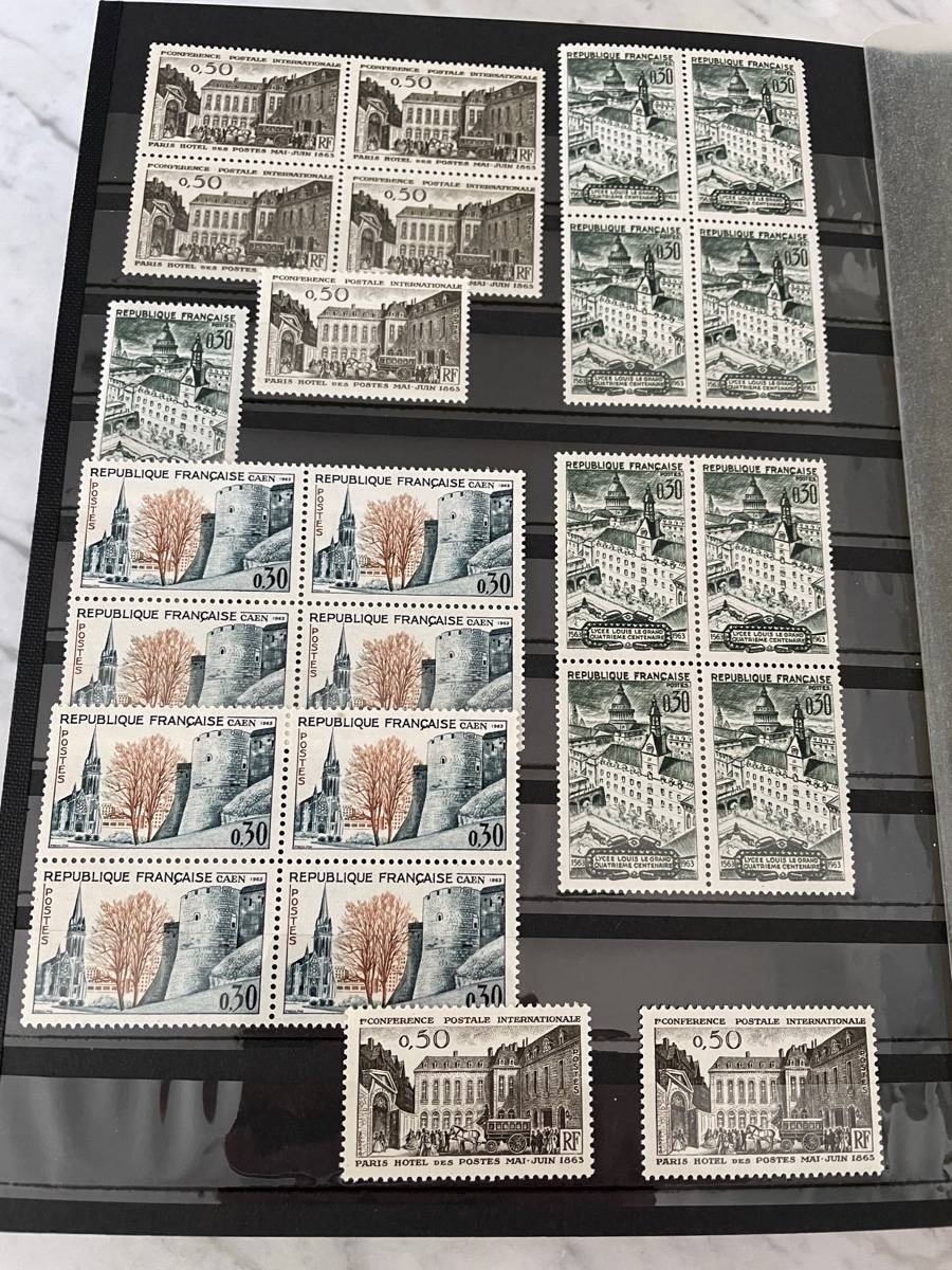 Philatélie : album de timbres, excellent état